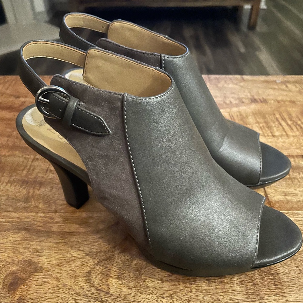 Grey Naturalizer Heels